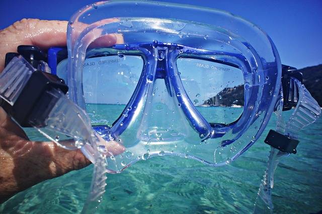 snorkeling goggles