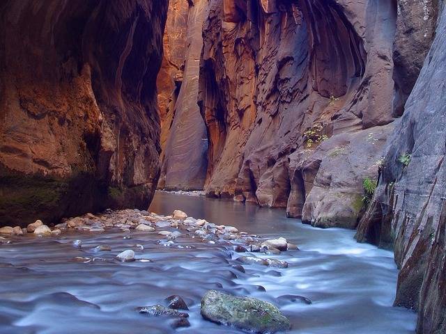 slot canyon utah