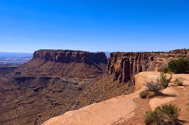 Grand Viewpoint Canyonlands Hikes